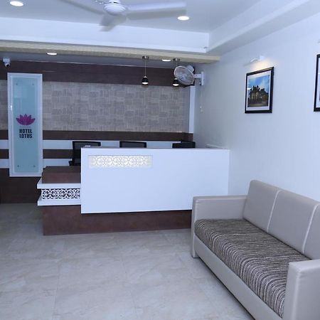 Hotel Lotus Chandrapur Bagian luar foto