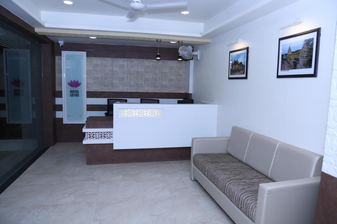 Hotel Lotus Chandrapur Bagian luar foto