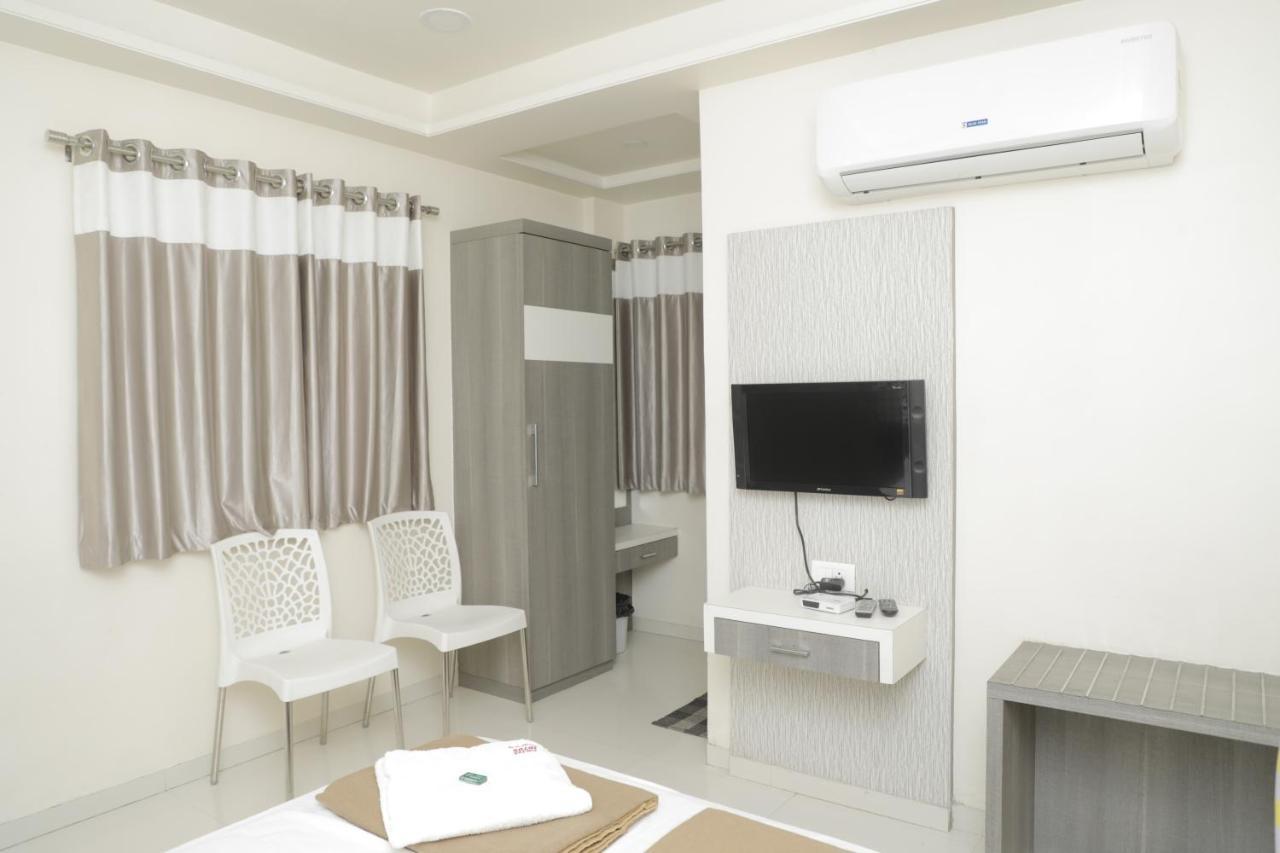 Hotel Lotus Chandrapur Bagian luar foto