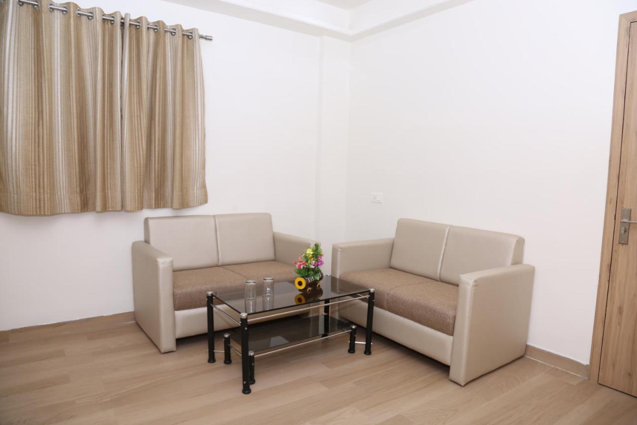 Hotel Lotus Chandrapur Bagian luar foto