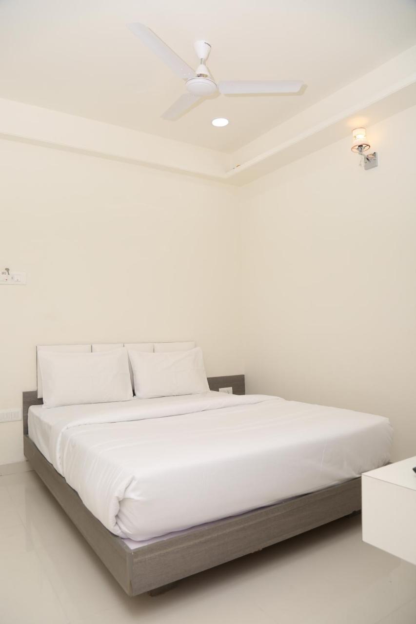 Hotel Lotus Chandrapur Bagian luar foto