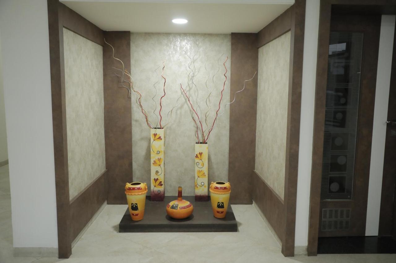 Hotel Lotus Chandrapur Bagian luar foto
