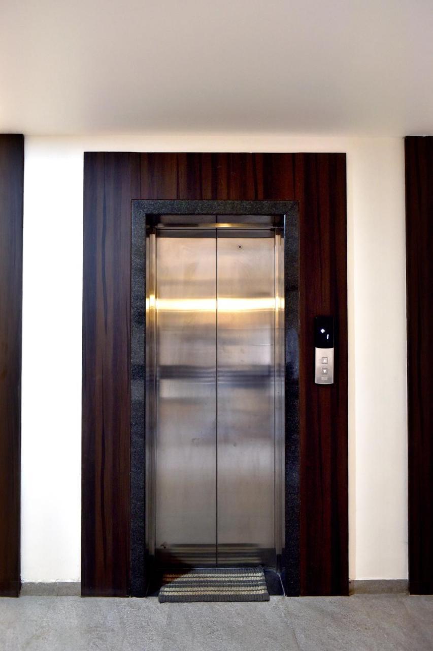 Hotel Lotus Chandrapur Bagian luar foto