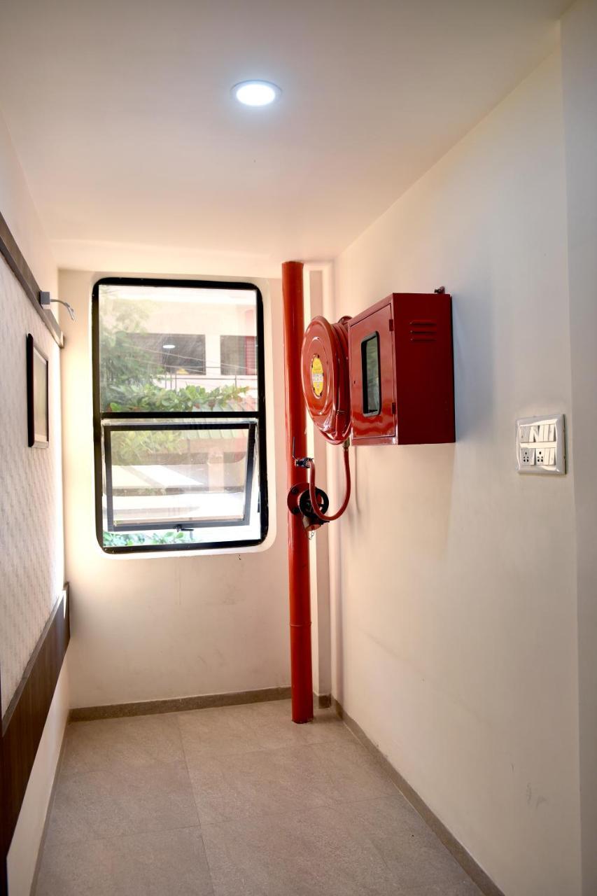 Hotel Lotus Chandrapur Bagian luar foto