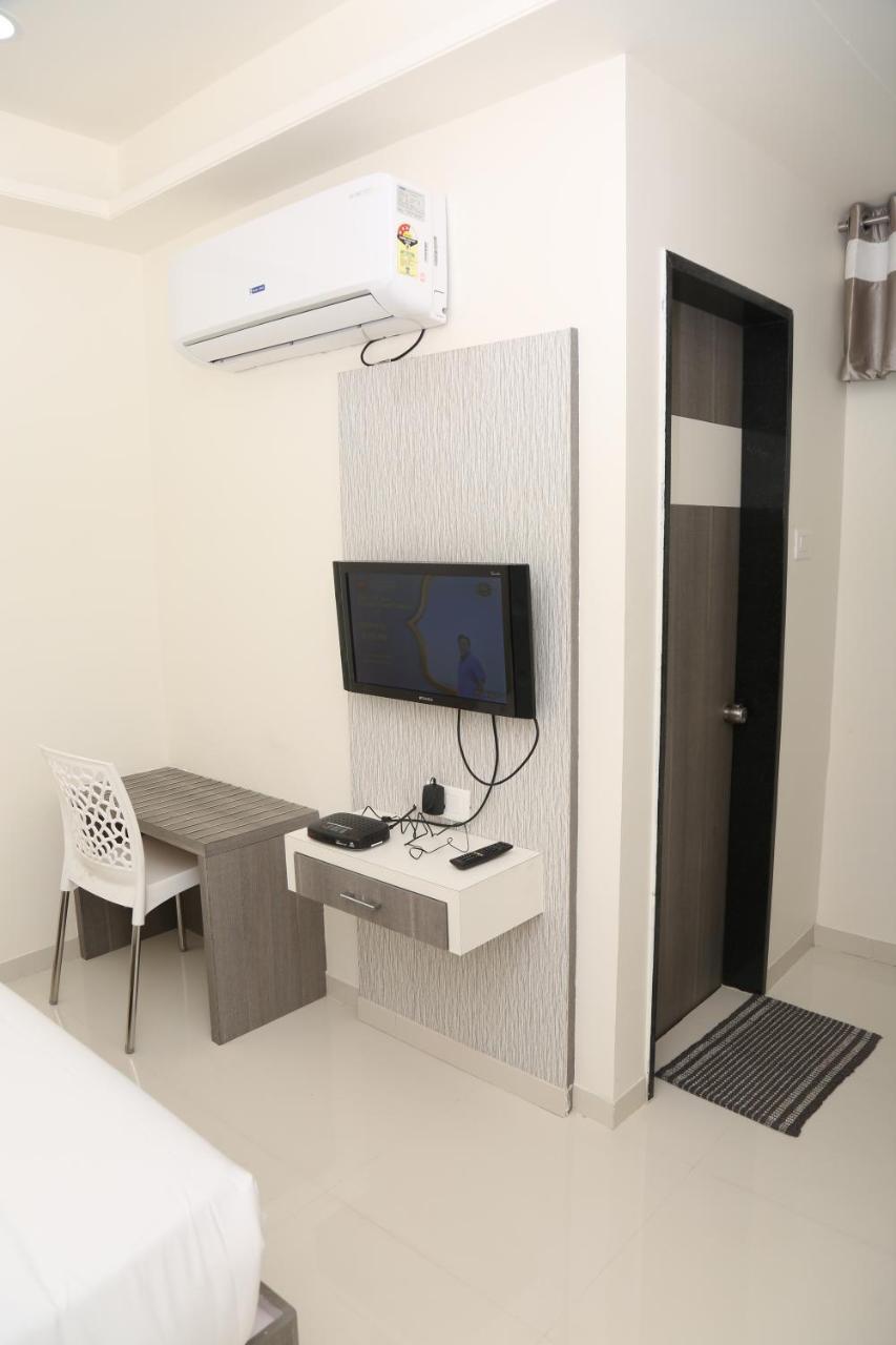 Hotel Lotus Chandrapur Bagian luar foto