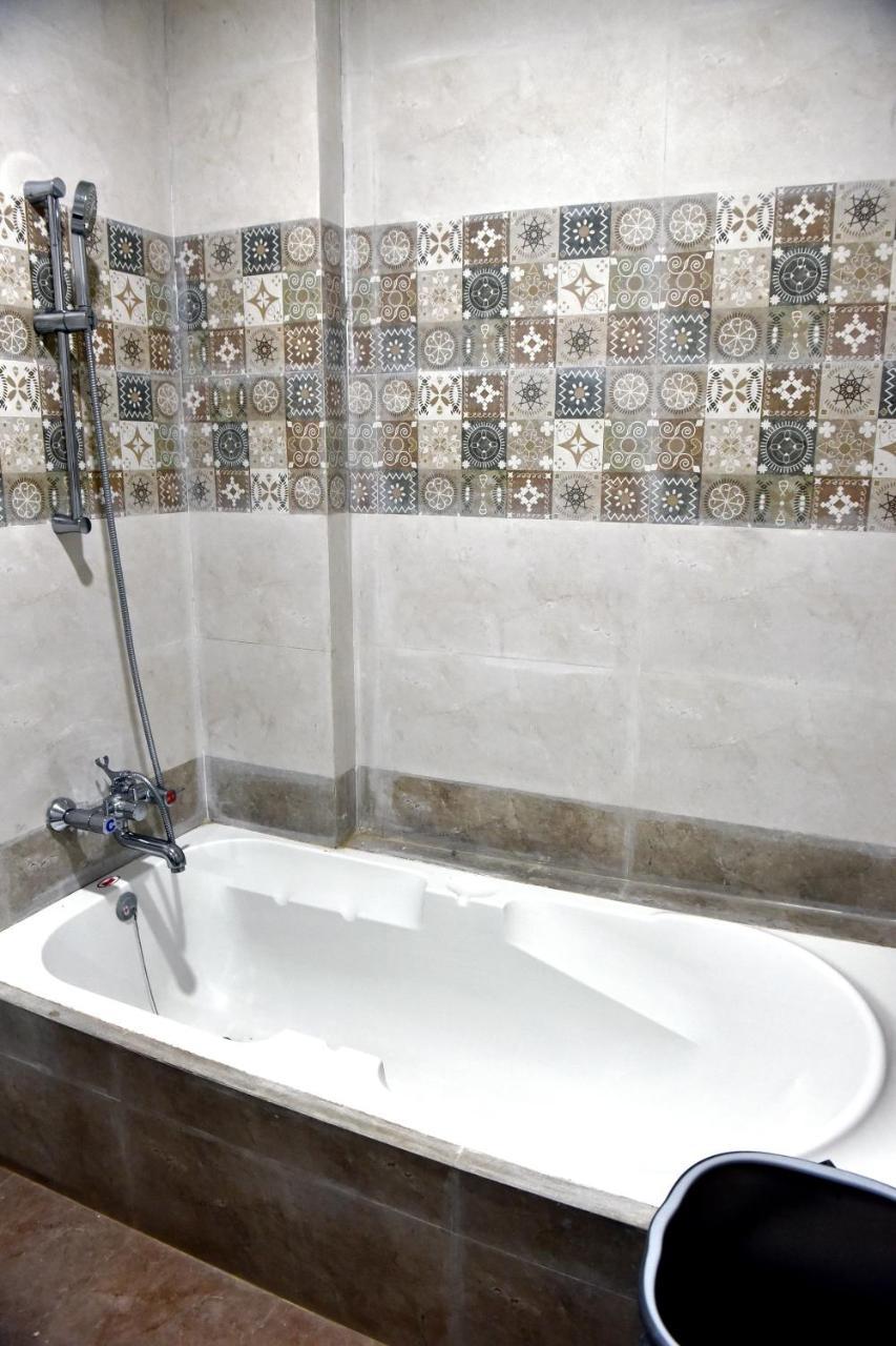 Hotel Lotus Chandrapur Bagian luar foto