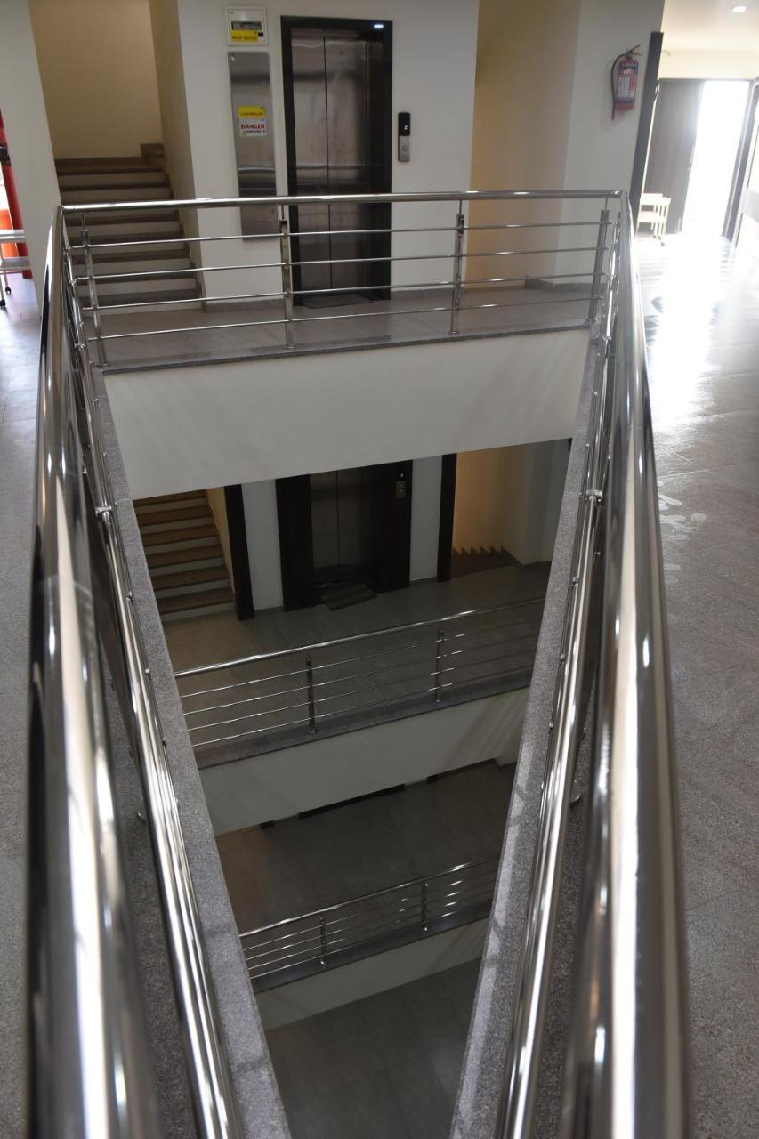 Hotel Lotus Chandrapur Bagian luar foto